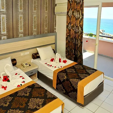 Grand Uysal 3*